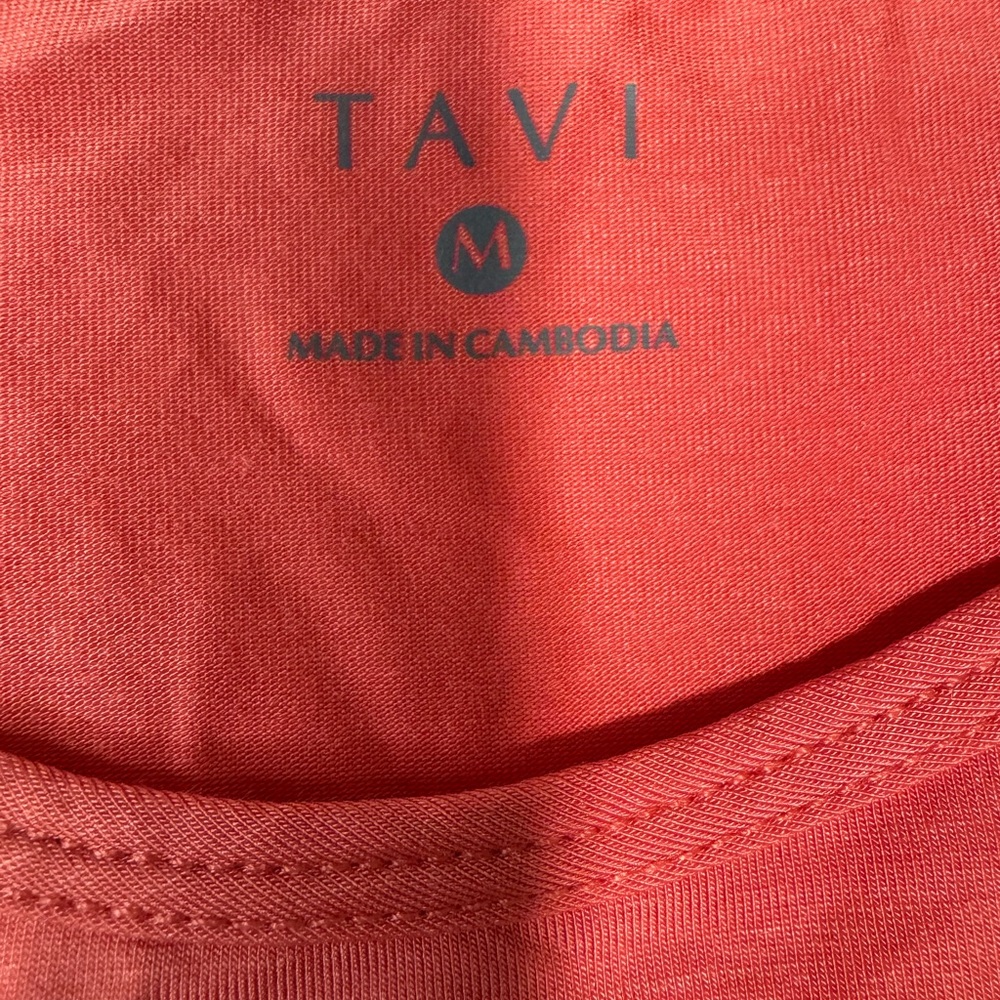 Tavi Evolution Hi-Low Sleeveless Top - Picture 3 of 5